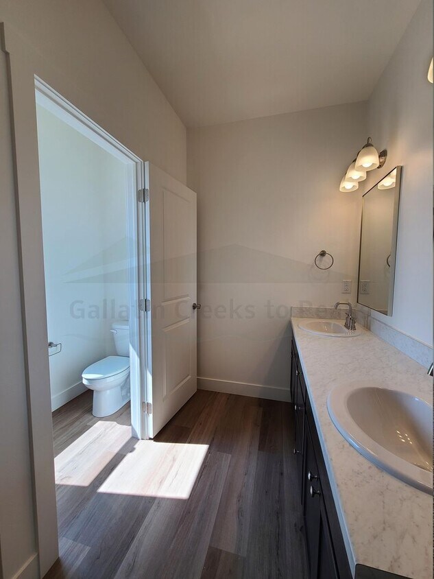 Foto principal - 4 Bedroom 3 Bathroom Single Family Home