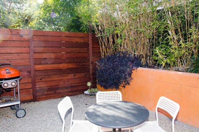 Espacio exterior privado - 1743 S Orange Grove Ave