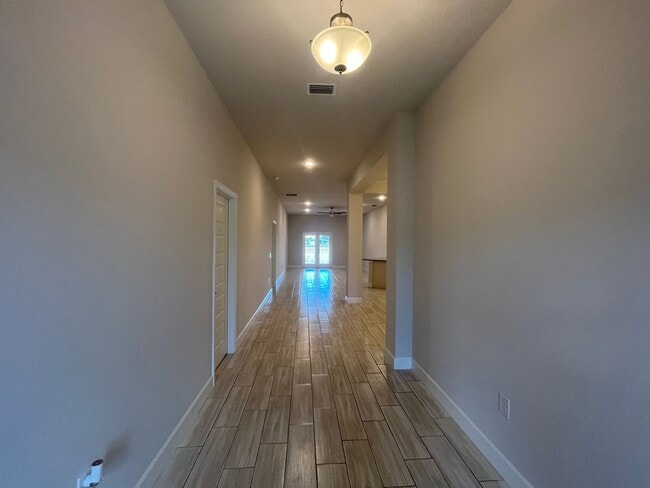 Building Photo - 2567 Averland Lp