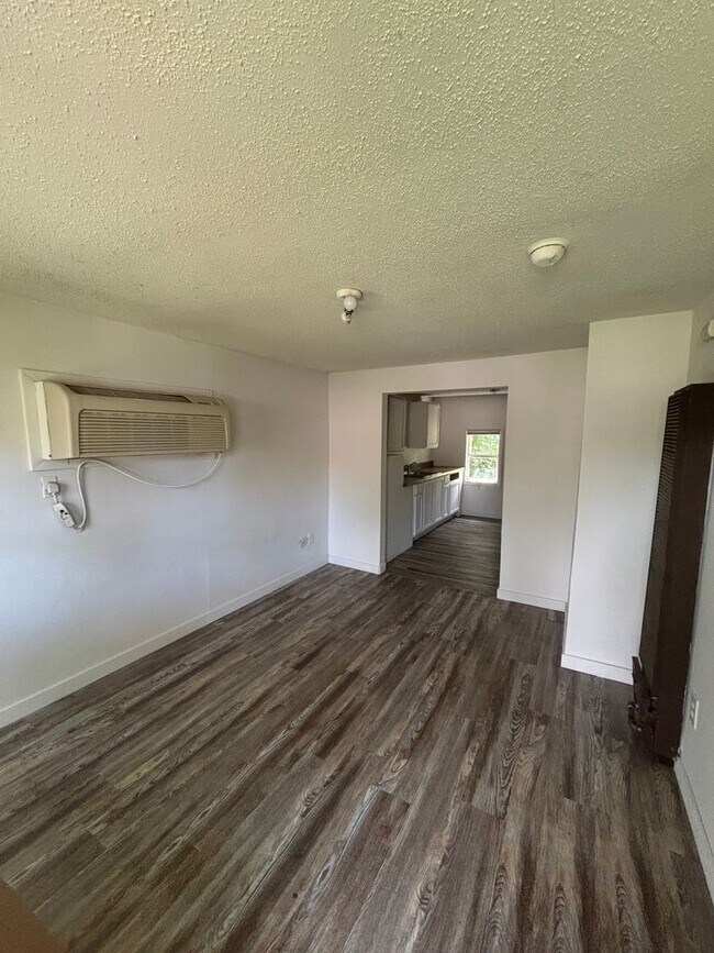 Foto del edificio - 1707 SE 24th St