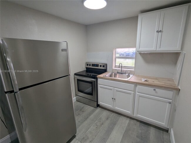 Building Photo - 2911 NW 132nd Terrace