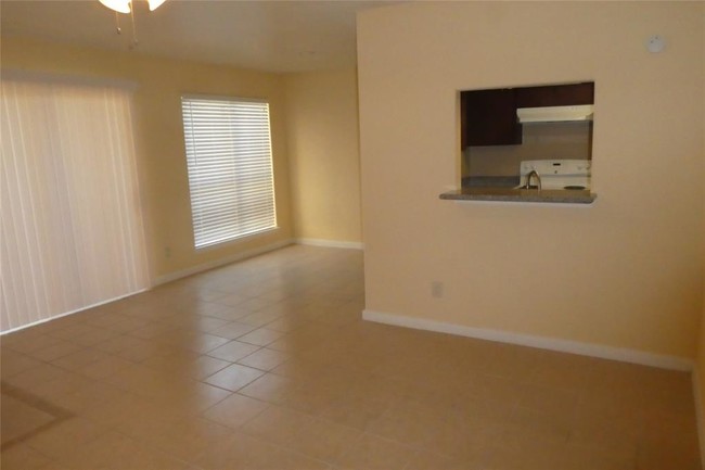 Building Photo - 16111 Aspenglen Dr