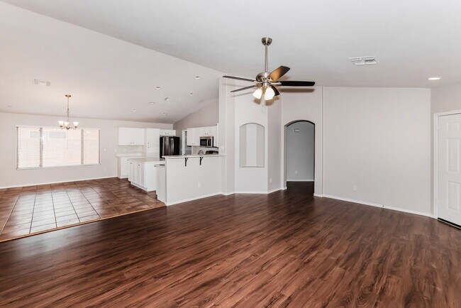 Building Photo - 15821 W Tara Ln