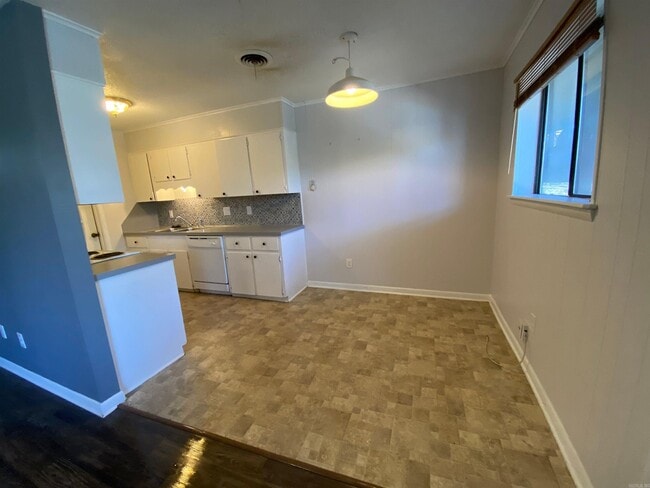 Building Photo - 500 Mimi Ln