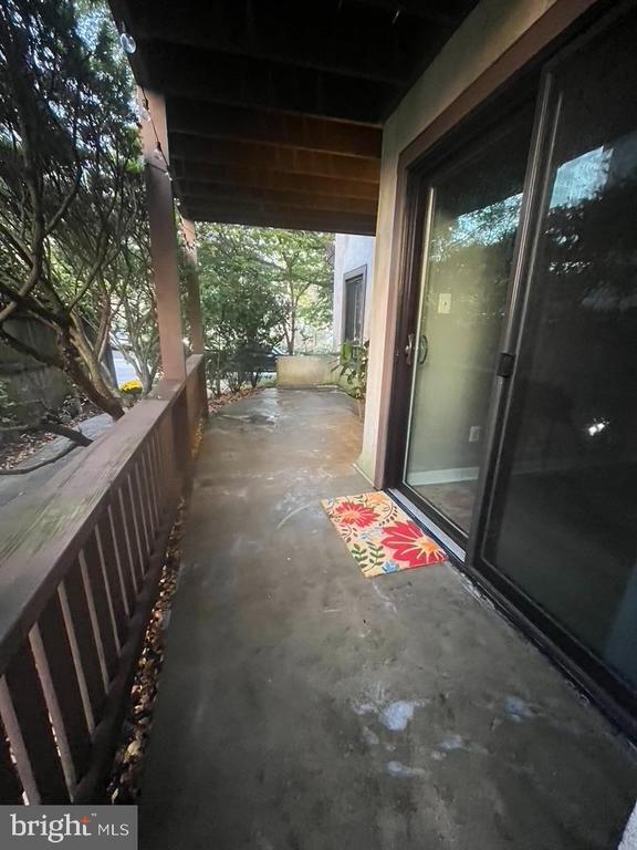 Foto del edificio - 102 Dudley Ave