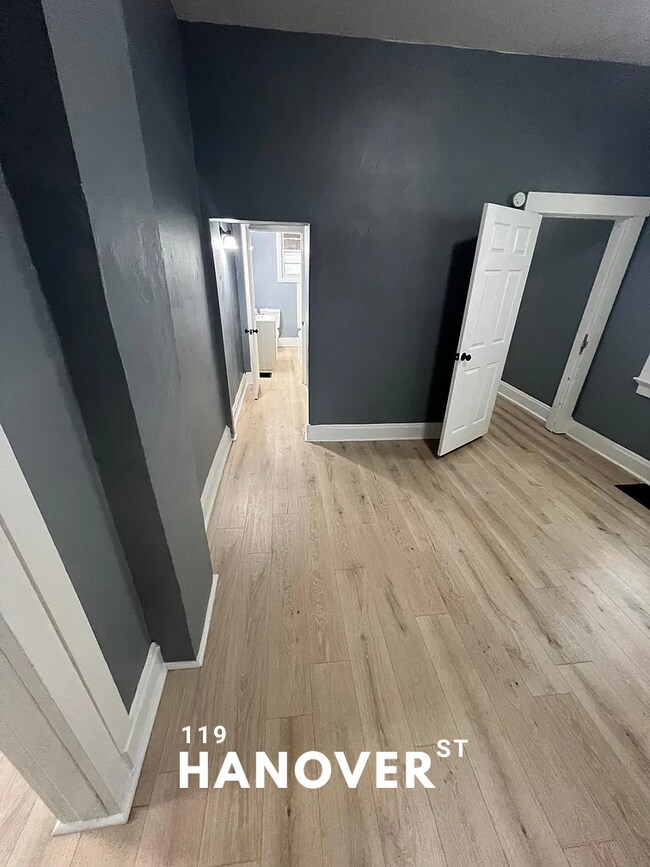 Foto del edificio - 119 Hanover Dr