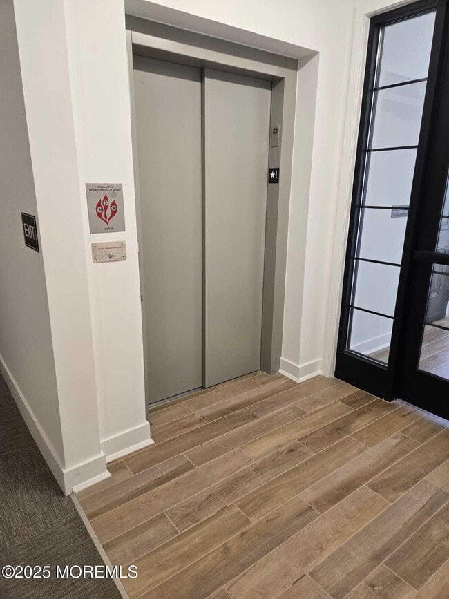 Foto del edificio - 28211 Radford Ct