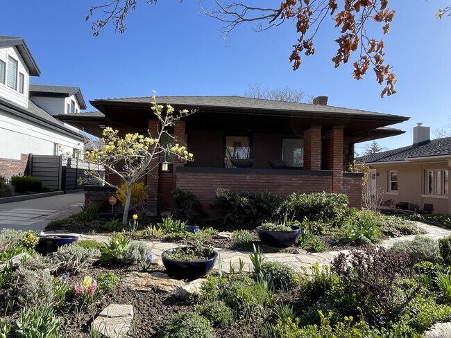 Building Photo - 1548 Harvard Ave
