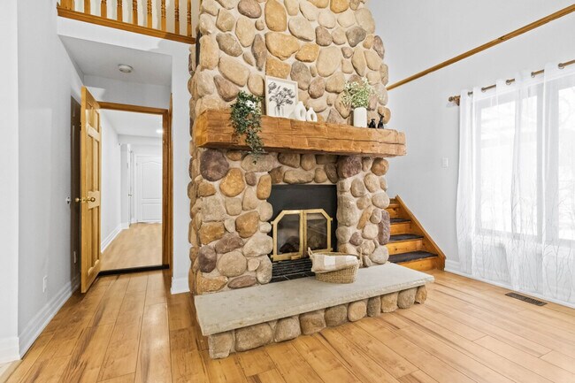 Building Photo - 8227 Creditview Rd