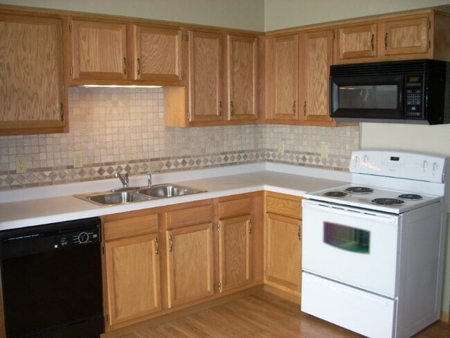 Building Photo - 601 Burton Ln