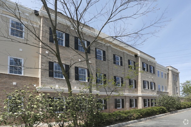 Greenway Village Apartments Metuchen Nj Apartments Com Greenway Village Apartments Metuchen Nj Apartments Com