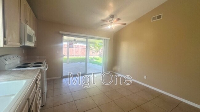 Foto del edificio - 4259 Redstar Ct