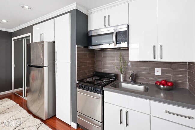 Building Photo - Studio, 1 bath House - 195 7th St. #301