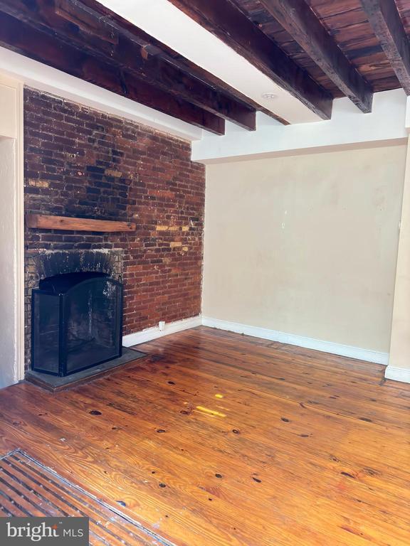 Foto del edificio - 623 S American St