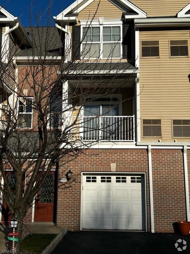 Building Photo - 208 River Place