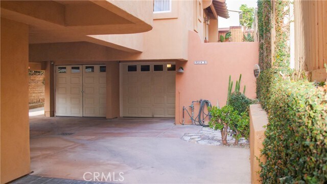 Foto del edificio - 214 N Irena Ave