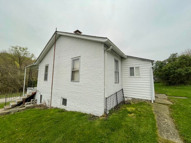 Building Photo - 86 Mancha St