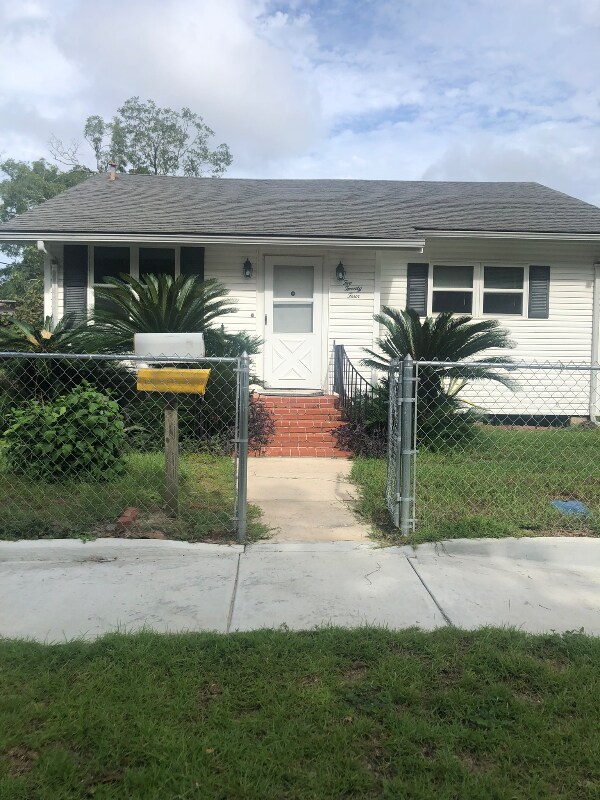 Primary Photo - 224 Querens Ave