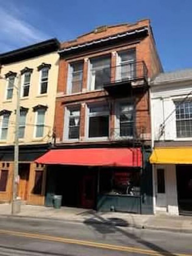 Foto del edificio - 121 N Mill St