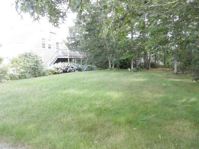 Building Photo - 301 W Yarmouth Rd