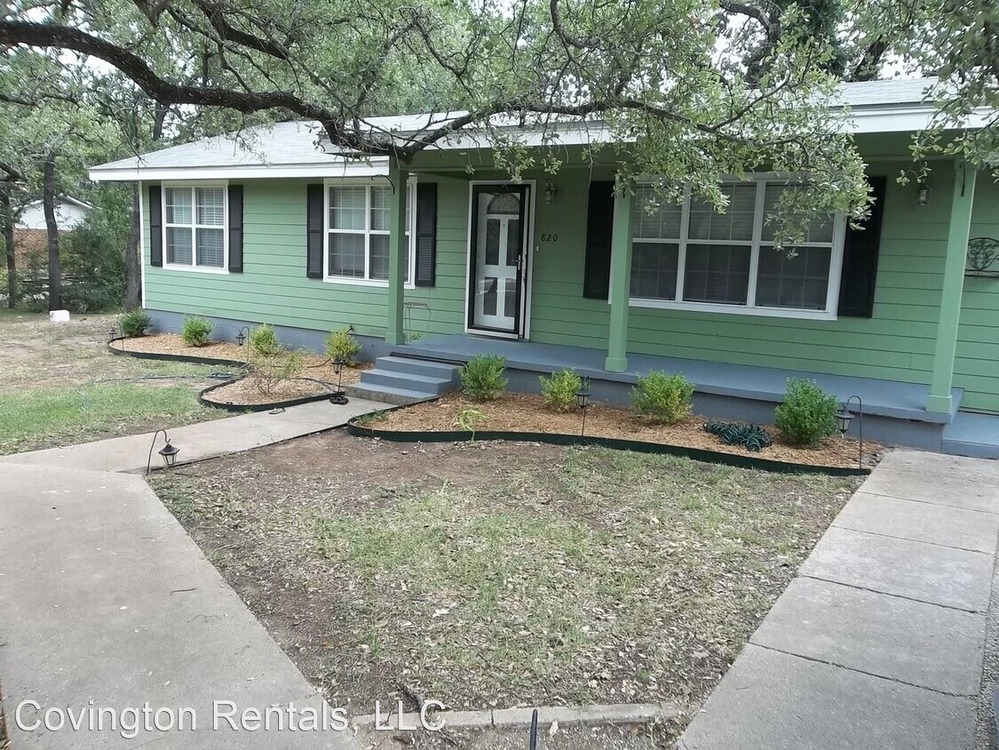 Primary Photo - 3 br, 2 bath House - 820 Lake Road