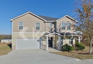 Building Photo - 633 Canal St