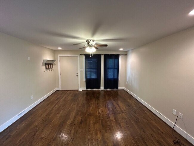 Foto del edificio - 4316 Tate Ave