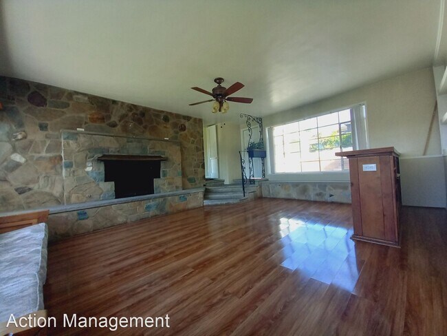 Building Photo - 4 br, 2.5 bath House - 2603 E. Wall St.