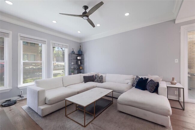 Foto del edificio - 1807 San Gabriel St