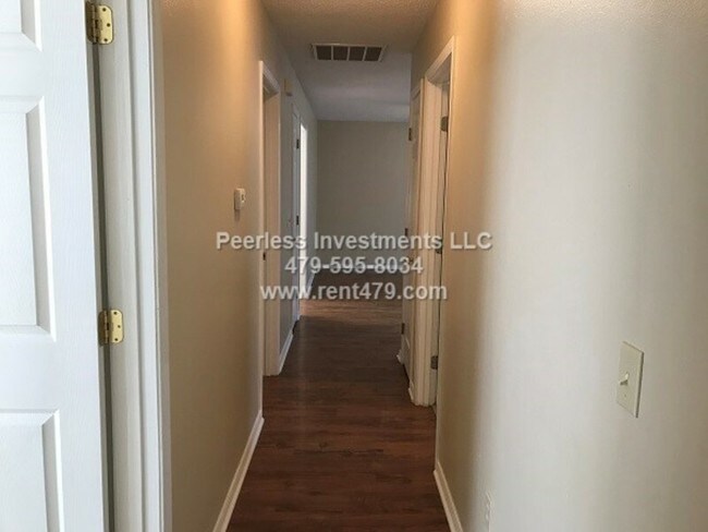 Building Photo - 505 4th Ave SW