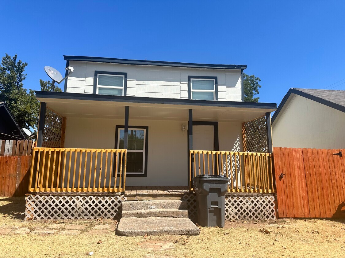 Foto principal - 704 SW 7th St