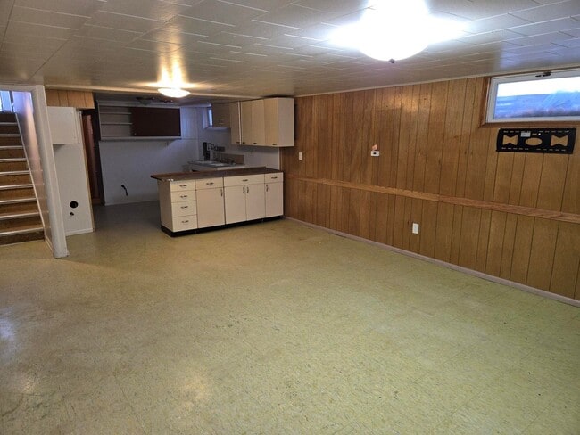 Building Photo - 4-Bedroom Home with Plenty of Space