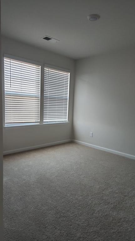 Foto del edificio - 1261 Evelynnview Ln