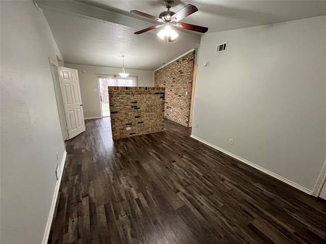 Foto del edificio - 1841 S Perry Rd