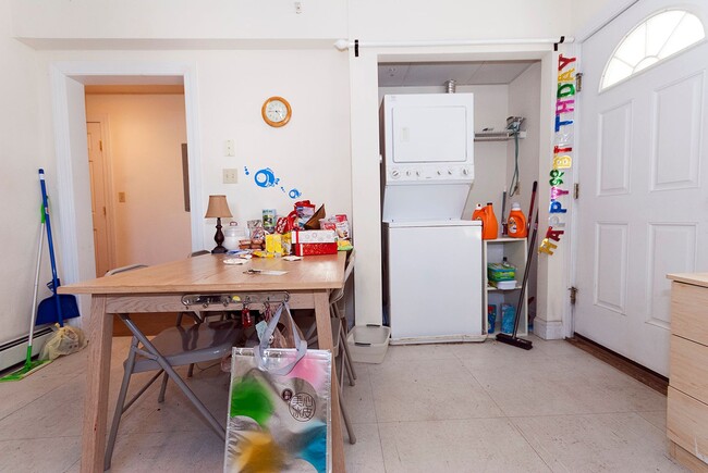 Foto del edificio - 2bed plus den in Allston Near Boston University - $3000