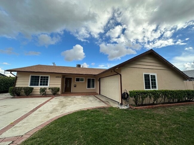 Foto del edificio - Stunning 5 bedroom tree lined cul-de-sac street in West Hills