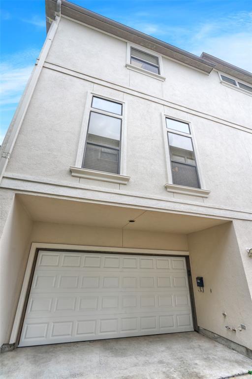 Building Photo - 604 Reinerman St