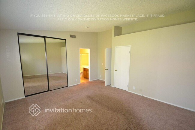 Foto del edificio - 318 W Tenth Pl