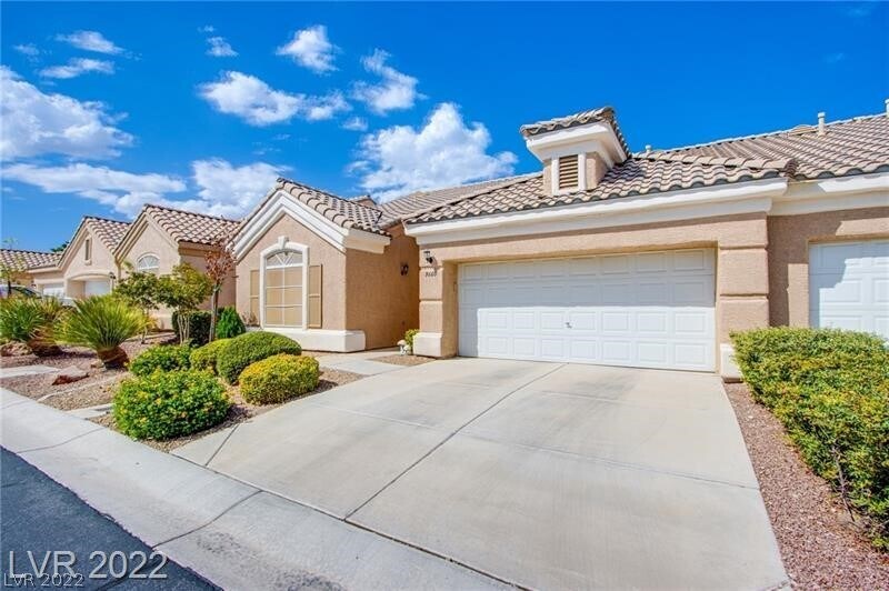 Foto principal - 9660 Midnight Sun Ave