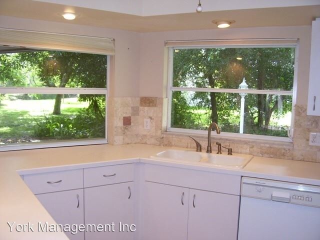 Building Photo - 3 br, 2 bath House - 3850 Webber St.