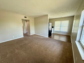 Building Photo - 8701 Bayberry Pl