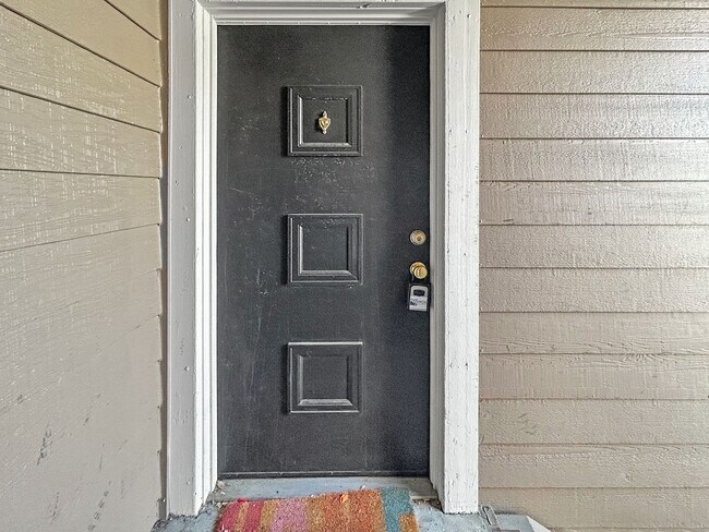 Foto del edificio - $0 DEPOSIT OPTION. SPACIOUS 2-BEDROOM, 2-B...