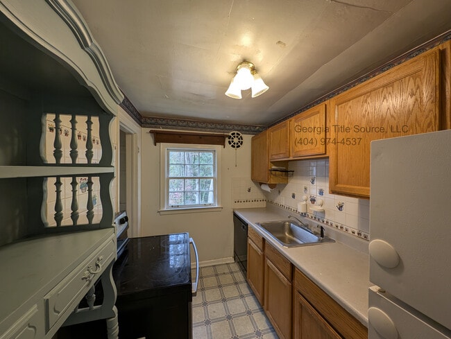 Building Photo - 227 Garden Ln