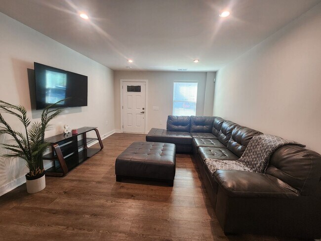 Foto del edificio - 3 Bedroom Townhome in Troutman