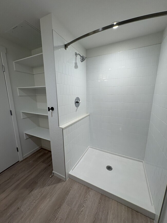 A1/A2/A4 Baño-Ducha - The Irving at Mile High Vista