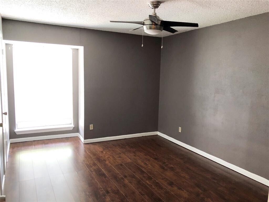 Foto del edificio - 17331 Red Oak Dr