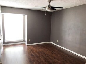 Building Photo - 17331 Red Oak Dr