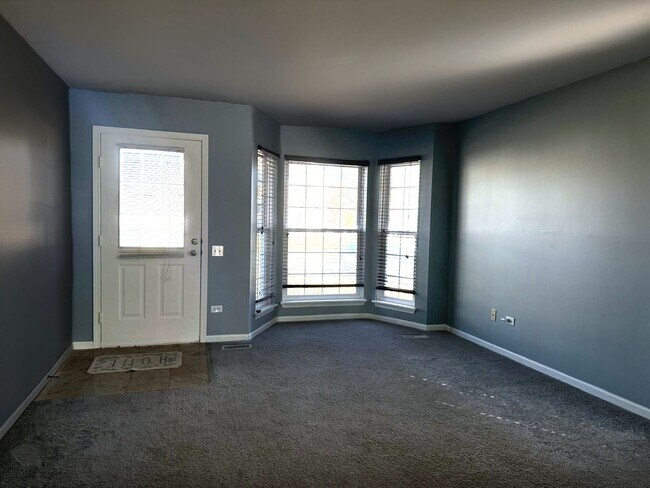 Foto del edificio - 295 Chrisman Dr