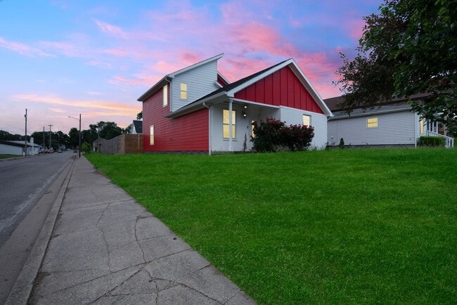 Welcome to The Buchanan Retreat – Modern 4... - Welcome to The Buchanan Retreat – Modern 4... House