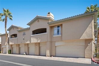 Building Photo - 1704 Hills of Red Dr